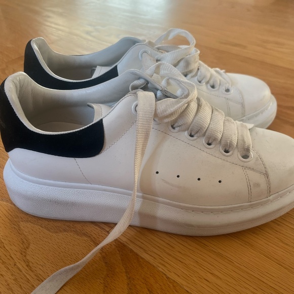 Alexander McQueen Sneakers - Picture 7 of 7